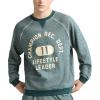 Champion Men’s Yearbook Raglan Crewneck Sweatshirt, Crest(Emerald Allure Heather)